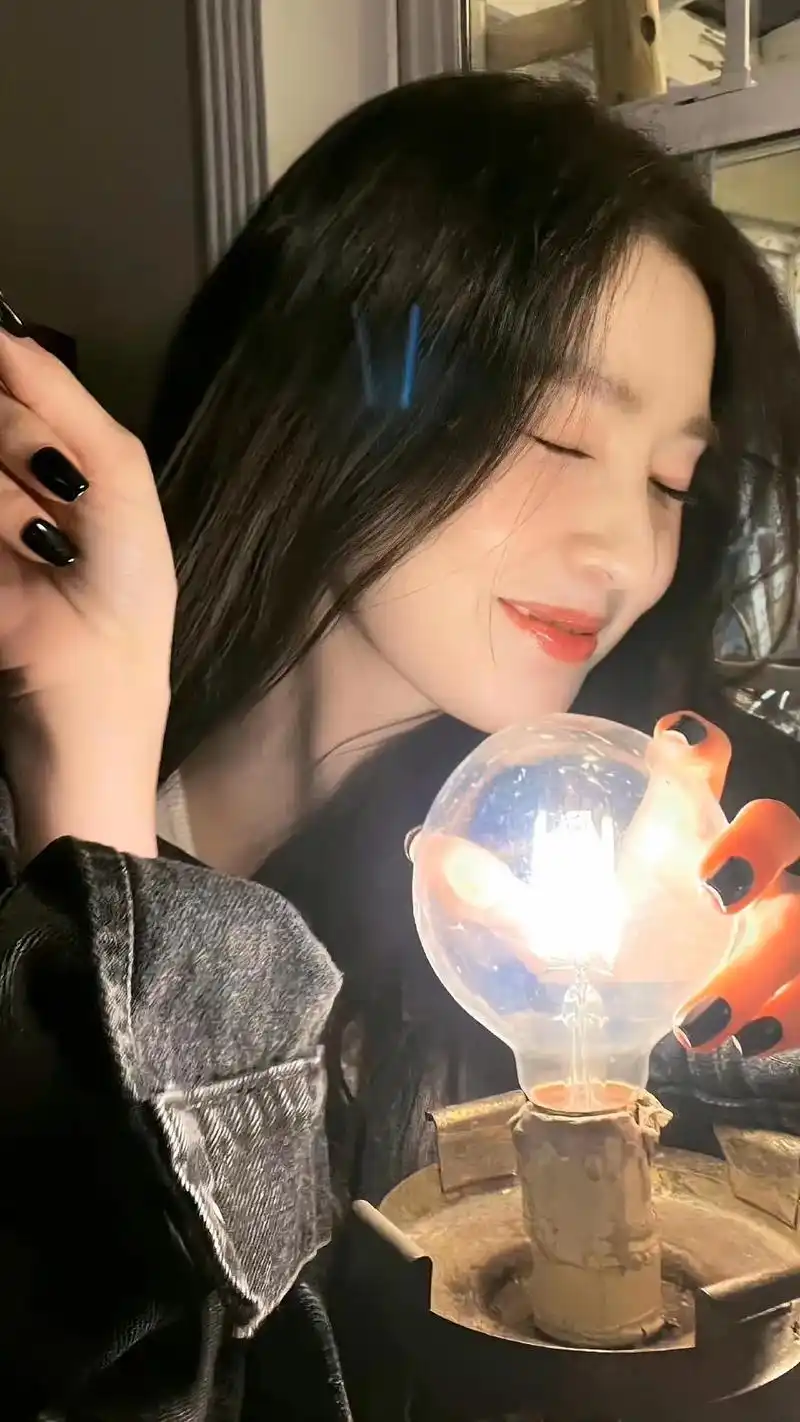 裴珠泫新专照片图集来喽! #裴珠泫 #irene # - 抖音