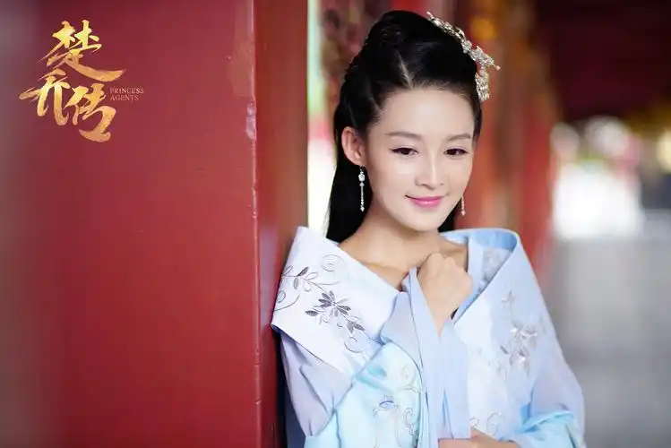 /p> p>2008年,李沁因在古装剧《 a target="_blank" href="/item