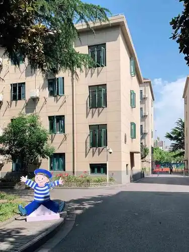 上海港湾学校-"以前就是个中专职校,现在也算高职大专了.