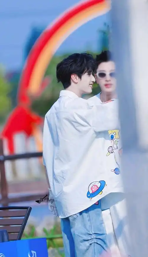 严浩翔 极限挑战##宋亚轩严浩翔贺峻霖跳晚安大小姐