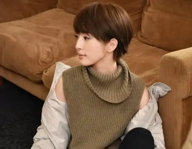 林依晨短发"清爽干练",娜扎超短发遭网友吐槽