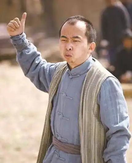 "丑星"巨兴茂:从配角逆袭成百亿导演,娶娇妻执导网剧鼻祖