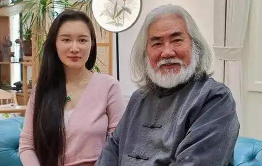 张纪中三任妻子简历和现任老婆杜星霖相差30岁
