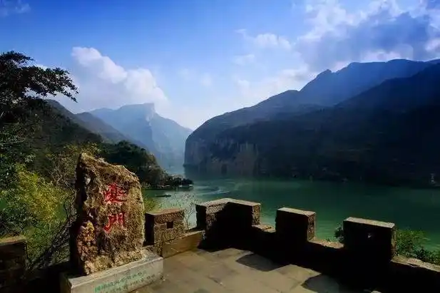 地理拓展 | 人民币上的这些景点,你认识几个?最喜欢的是哪里?