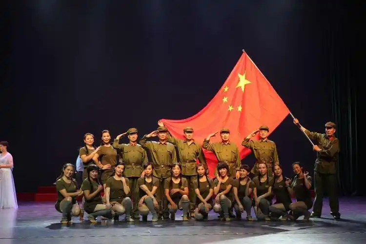 中院天平爱心艺术团芳华演出成功2020年9月6号