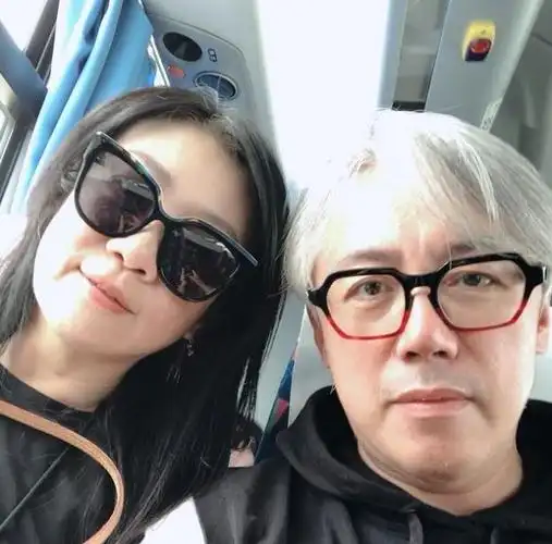 张宇发长文为妻子十一郎庆生,甜蜜表白:两个孩子的妈你真的很棒