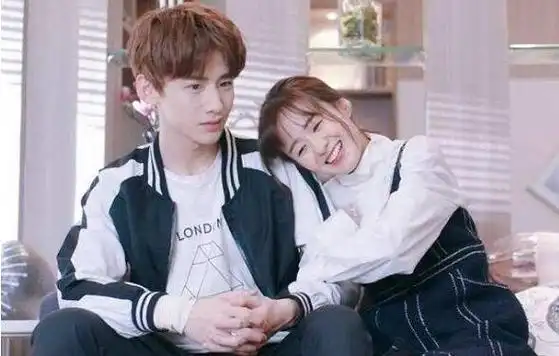 白敬亭唯一承认的女友是谁不是达瓦卓玛白敬亭是单身