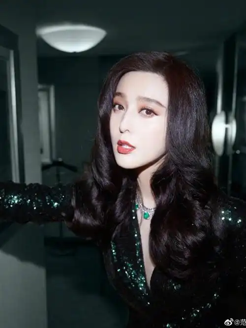 说到范冰冰这个演员,相信肯定有很多小伙伴都非常熟悉,绅士记得小的