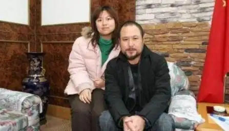 张镐哲的好男人人设也算是崩碎殆尽,后来他和姜柔伊的恋情也没了下文