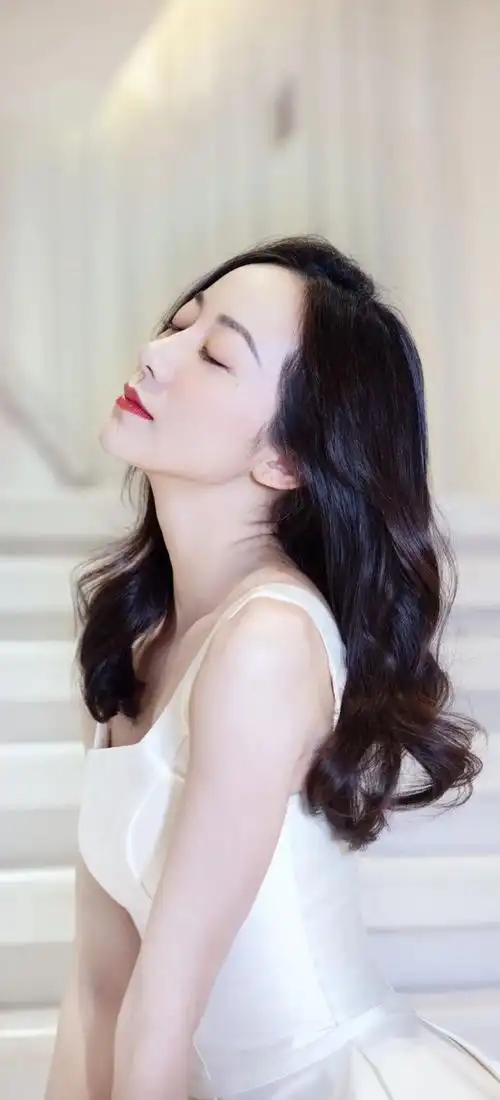 韩雪性感优雅迷人写真|上海戏剧学院|女演员_网易订阅