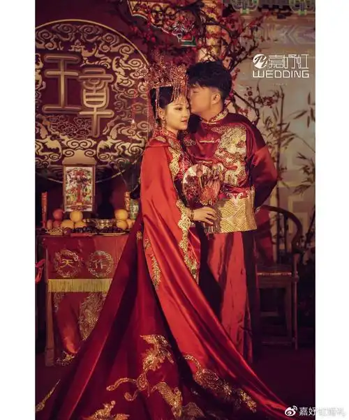 凤凰出阁金红色调尊贵清制中式婚礼