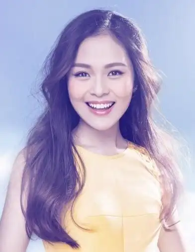 中国民族唱法青年女歌手龚爽