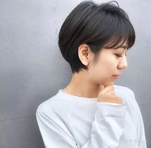 个子高的女生适合什么短发 好看呢?