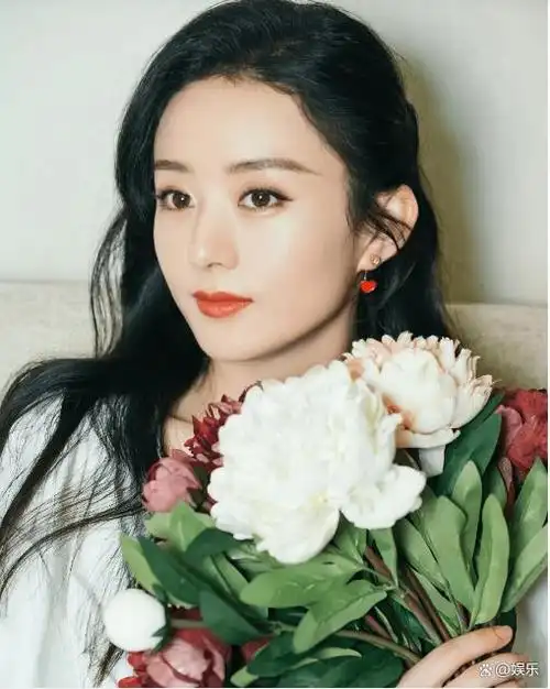 赵丽颖晒美照发文感慨,展现积极乐观的生活态度!