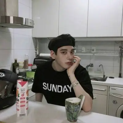 霸气成熟的男生微信头像大全 男生撩妹必备魅力成熟头像