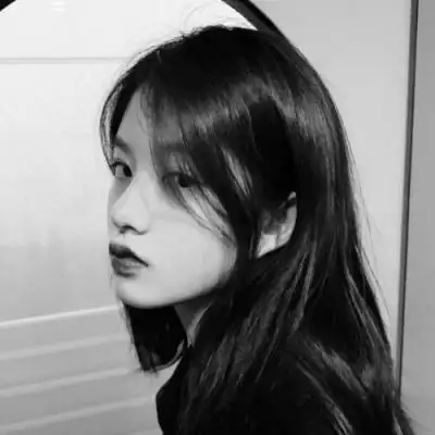 溺毙最新简单黑白系气质真人女头黑色是所有颜色的尽头