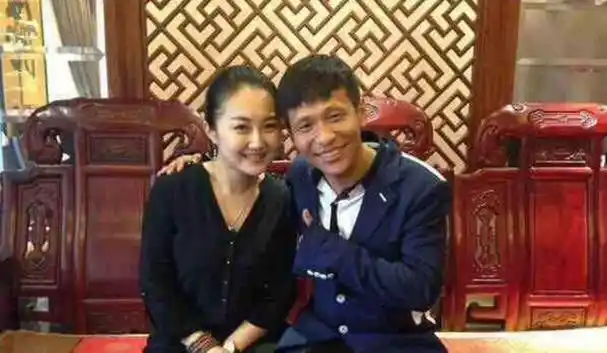 36岁宋小宝二婚都生龙凤胎了他老婆一直被传长得这么漂亮