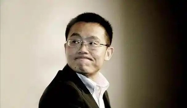 2015年,李一男创办了小牛电动车的母公司.