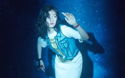 李兰迪个性时髦写真桌面壁纸