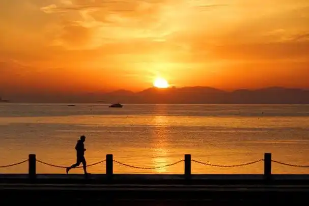 早上跑步和晚上跑步有哪些却别?