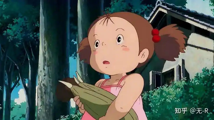 龙猫或许从来不存在,每次在小月担心爸爸,担心妹妹,担心妈妈的时候