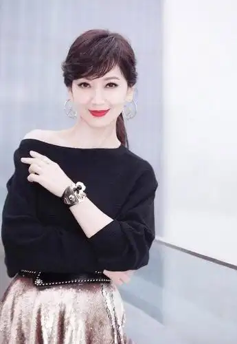 0 跟贴 x 用微信扫描二维码 分享至好友和朋友圈 "冻龄女神"是对中