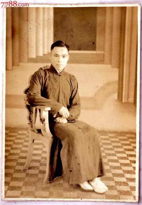 民国穿长衫的男子全身照-au7207577-老照片-加价-7788收藏__中国收藏