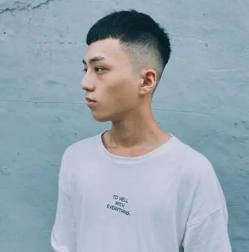 男生秋季"两边铲光"短发,这4款潮流发型很帅气,跟着剪就对了
