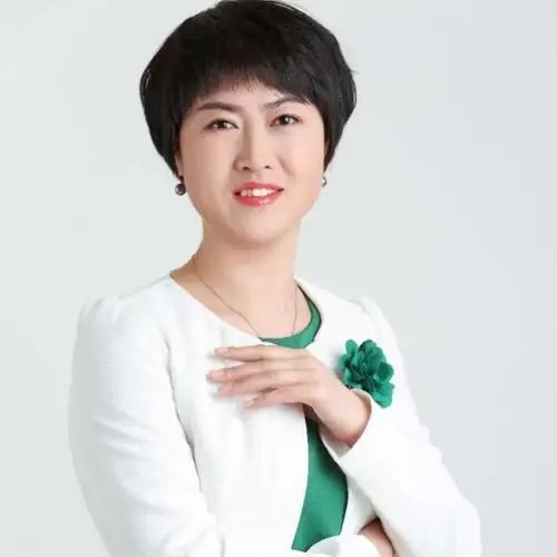 这是卓越父母亲子导师陈奕颖老师的自我介绍,真诚,直白