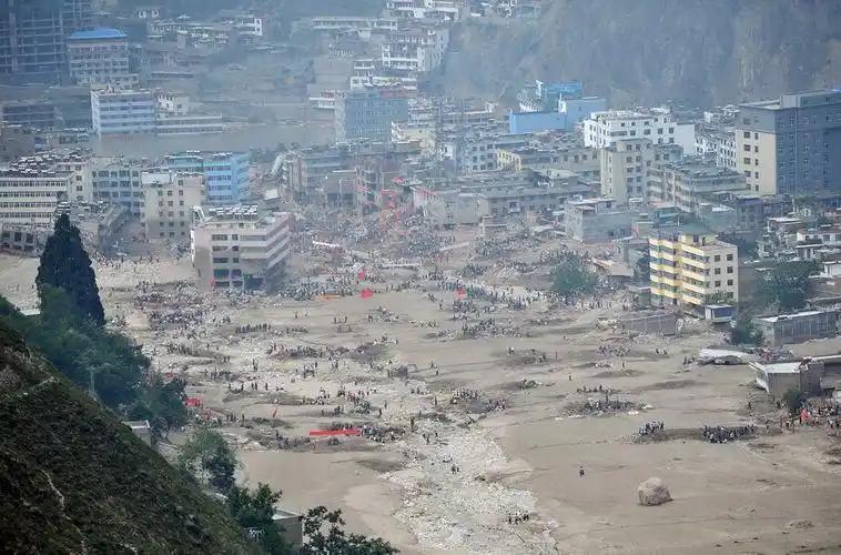 鸟瞰甘肃舟曲泥石流现场
