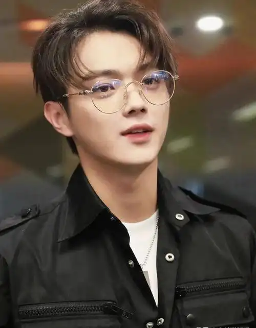 谁说两广没靓仔?来自广东的8位男明星,个个相貌英俊,身高傲人