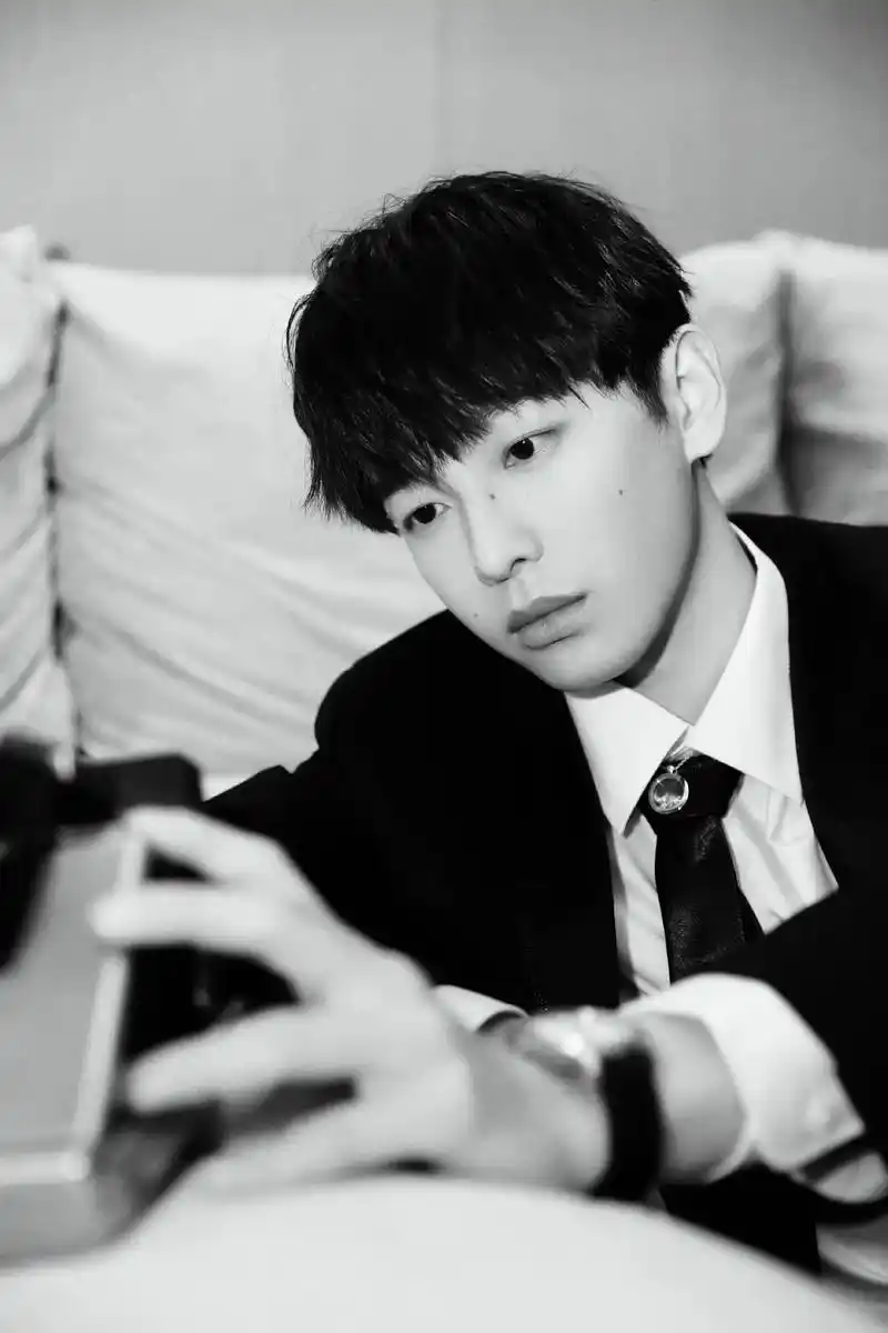 彭昱畅 #黑白系 #西装杀 - 抖音