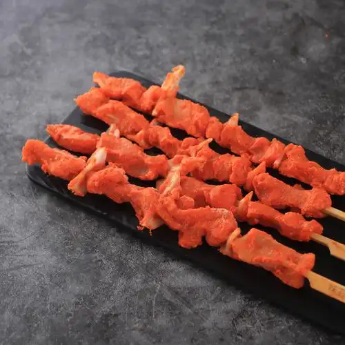 骨肉相连连串商用油炸小吃烧烤食材奥尔良腌制鸡肉丸