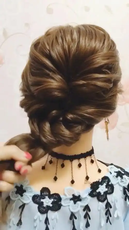 这样扎头发,穿晚礼服美爆了