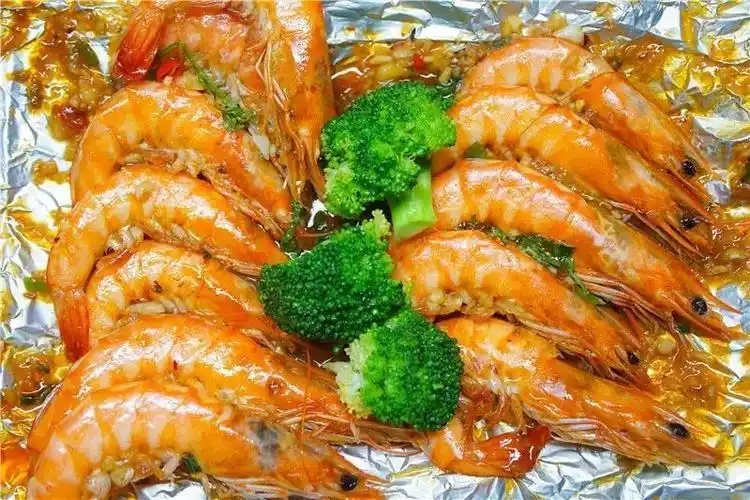 (任选其一,每台仅限一份)价值碳烧锡纸焗虾或招牌盐烧鲫鱼一份收到88