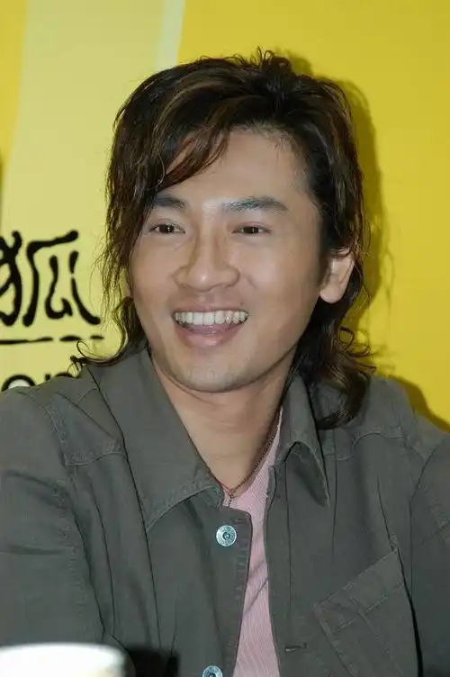 图文5月12日苏有朋做客搜狐音乐嘉宾聊天室7