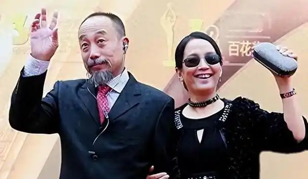 吕丽萍:与张丰毅离婚后,二婚嫁孙海英,因"口无遮拦"名声变差