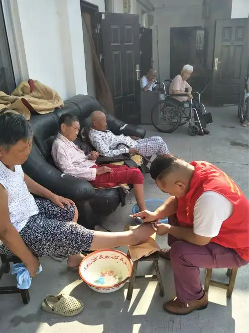 扬州微爱善行系列活动四十六——关爱老人,走进老来福敬老院