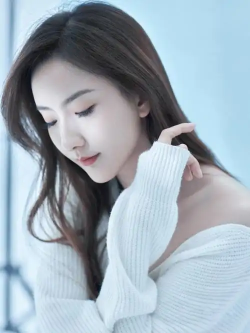 第一眼就让我心动的女孩空灵感氧气感写真