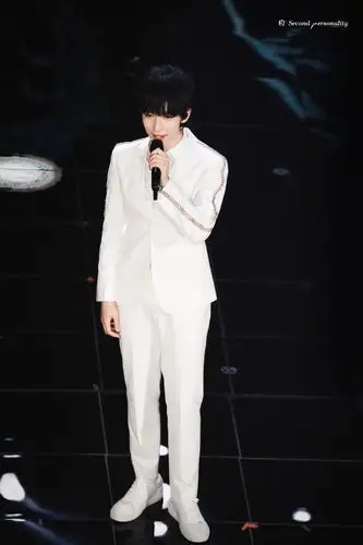 【天生偶像贺峻霖】贺峻霖《贺峻霖接招吧前辈》《贺峻霖快乐.