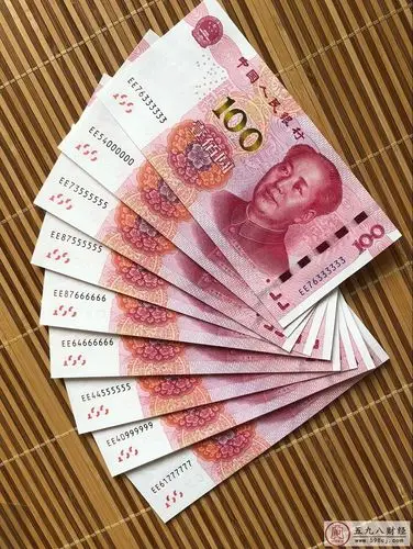这样的100元土豪金纸币已经升值了,单张价值500元,找找看!