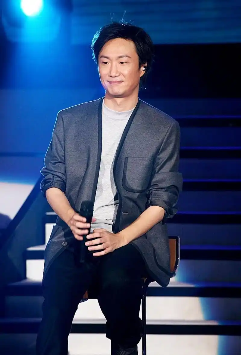 郑中基自曝与tvb关系不佳,不满曾被要求改歌词,生气至今难释怀|无赖|