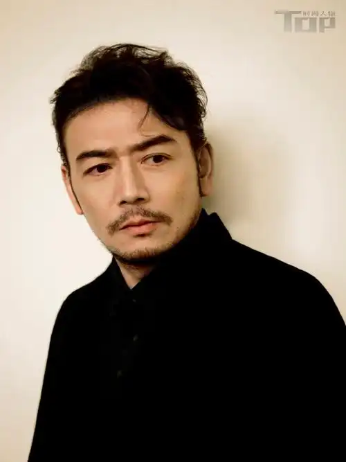 杨烁儒雅绅士大片##tops时尚人物