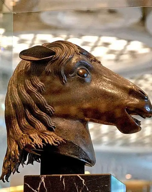 花7000万买下珍宝无偿献国让流失143年的圆明园文物回归祖国