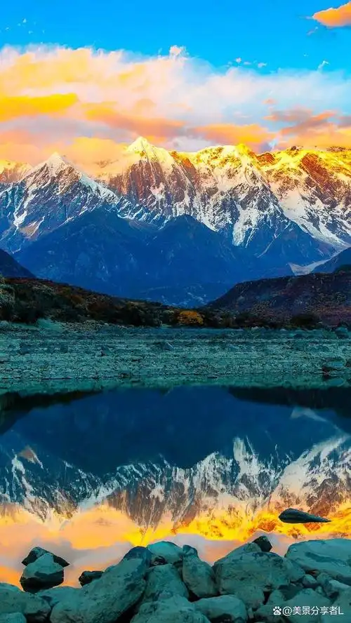 南迦巴瓦峰,曾在《中国国家地理》中被评为中国最美十大山峰第一名