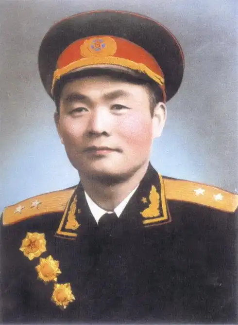 走过世纪长河的英雄