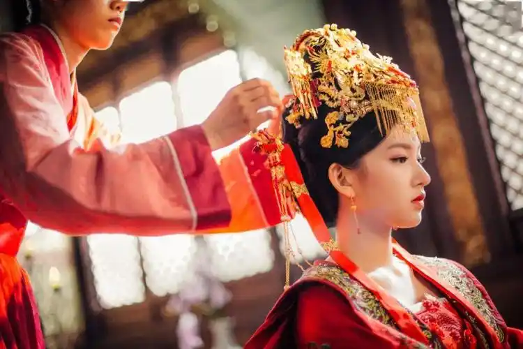 《天醒之路》今晚直通大结局 桑桑大师兄联婚 路平掀翻花轿_秦桑