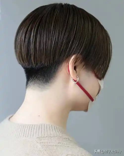 女人过了40岁,后脖铲短短发,利落清爽美美哒_女性_发型_生活