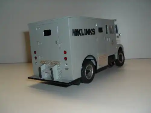 1/25 armored truck