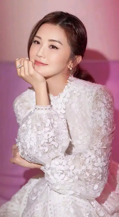 蔡卓妍图集妍姿俏丽皎如秋月